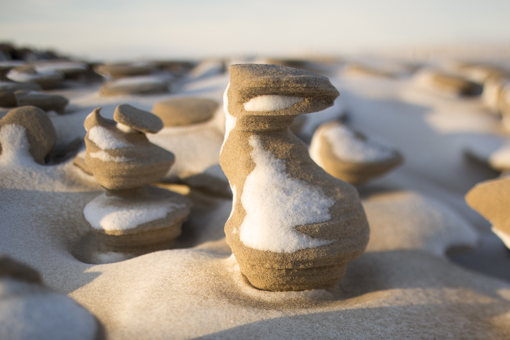 6.Nature Shows Off with Incredible Frozen Sand Formations